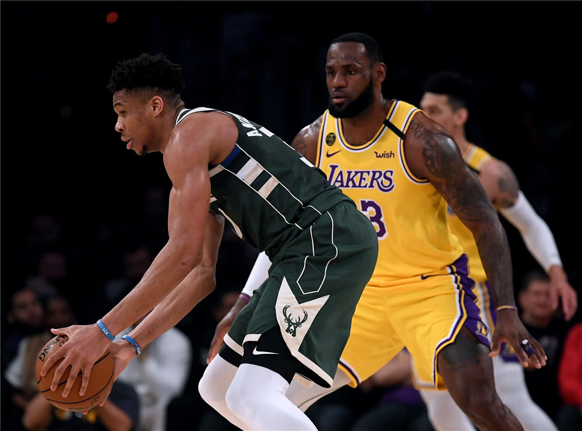 JackeyLove连续十场比赛得分超过出色防守，湖人挑战极限！(degreesoflewdity)